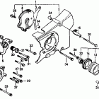 VF500F Левая крышка картера и помпа