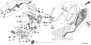 VT1300CR Taillight + License Light (1)