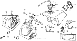 CR250R Fuel tank + radiator shroud 81