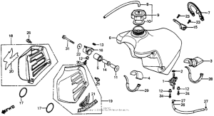 CR125R Fuel tank + radiator shroud 81