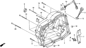 XR80R Крышка картера правая
