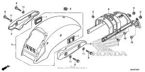 VT750C2B Заднее крыло