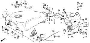 VF1100C Топливный бак