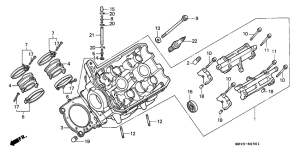 ST1100P Левая головка цилиндров