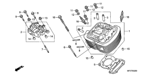 VT750C2 Передняя головка цилиндров