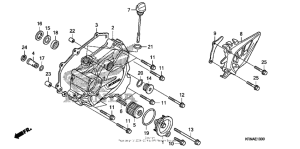  Крышка картера левая