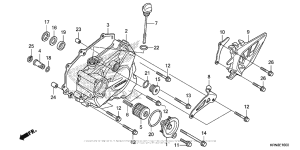  Крышка картера левая