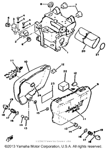 XS650_2F - 1979 Side cover - battery box