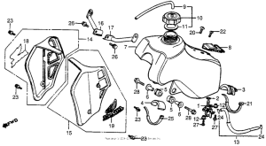 CR250R Fuel tank + radiator shroud 83