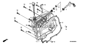 CMX250C Крышка картера правая