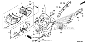 VT1300CS Taillight + license light (2)