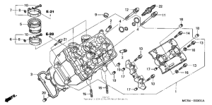 ST1300 Левая головка цилиндров